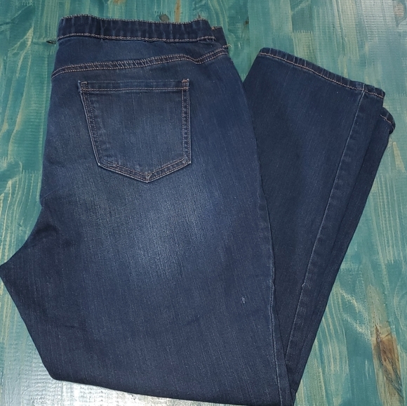 Kim Rogers 16 Short Jeans with Stretchy Waist - Picture 4 of 8